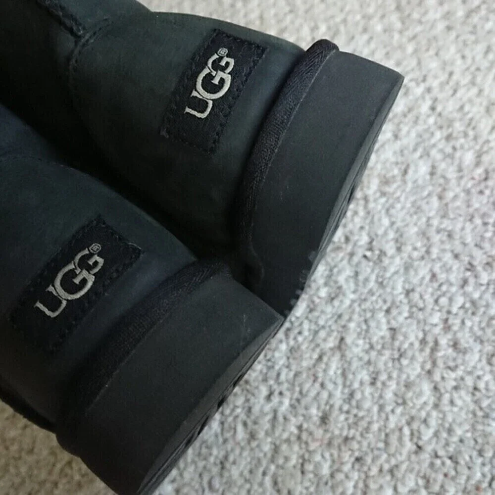Black Ugg Classic II Short Boots size 6